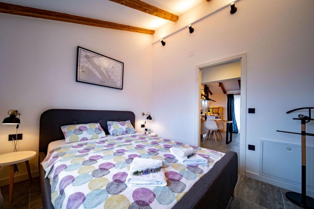 Mundanije Novouredeni Apartman Marko מראה חיצוני תמונה